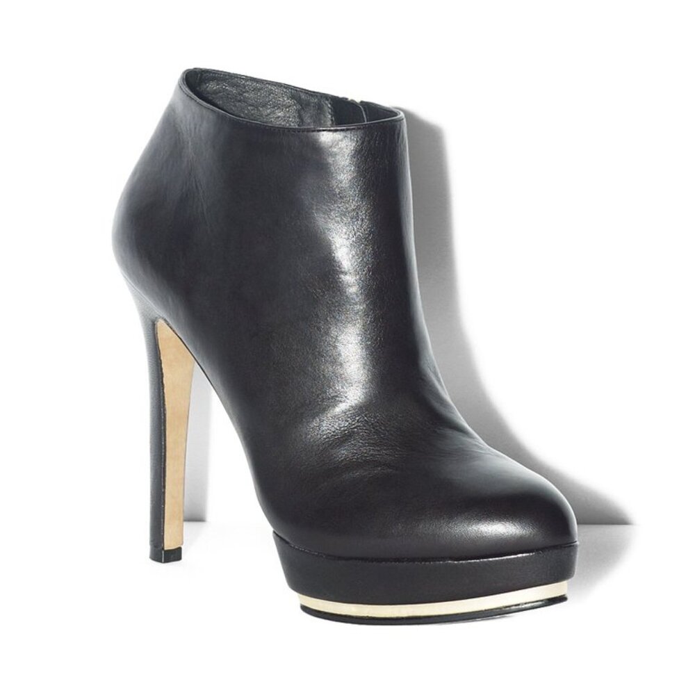 Vince Camuto Women's Black Dira Leather Stiletto Heel Ankle Bootie‎ Size 9.5B